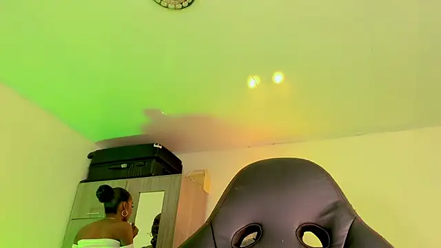 naomy  xx online show from 03/20/26, 03:33