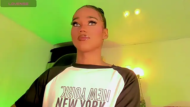 naomy  xx online show from 03/31/26, 03:30