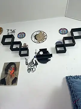 Snapshot of jamilaross chatting on 12/14/25, 09:19 jamilaross online show from 12/14/25, 09:19