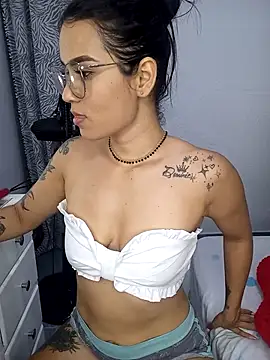 Amy sweet-03 online show from 10/17/25, 04:48