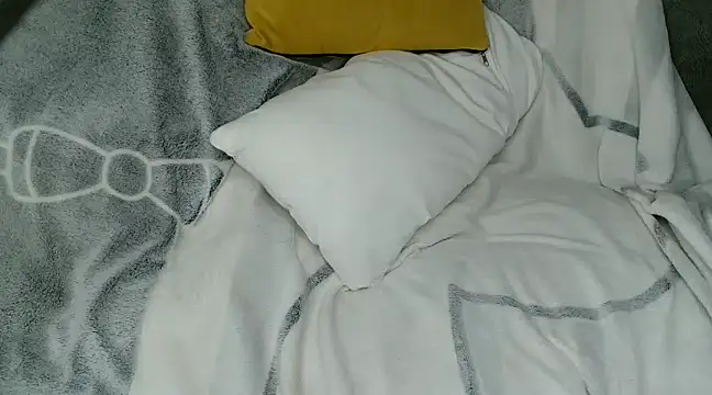 Snapshot of star_gurl chatting on 12/19/24, 01:07 star gurl online show from 12/19/24, 01:07