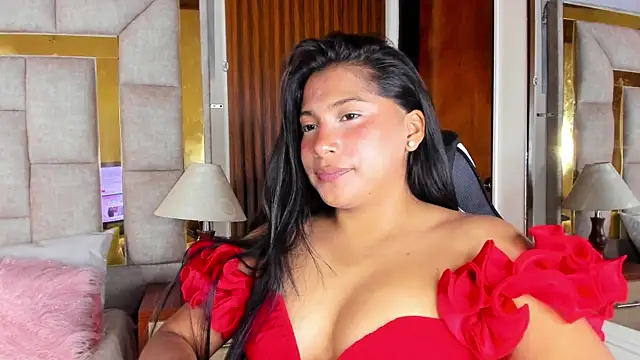 LinnaGardenia online show from 04/15/26, 07:58