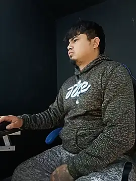 Snapshot of DickMasterfindom chatting on 06/23/26, 05:49 DickMasterfindom online show from 06/23/26, 05:49