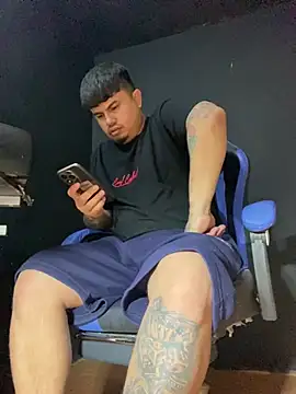 Snapshot of DickMasterfindom chatting on 07/07/26, 03:53 DickMasterfindom online show from 07/07/26, 03:53