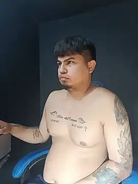 Snapshot of DickMasterfindom chatting on 07/19/26, 01:53 DickMasterfindom online show from 07/19/26, 01:53
