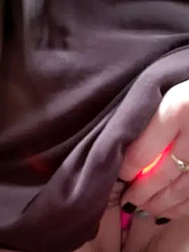 Snapshot of Cloud_Master9 chatting on 11/02/25, 11:12 Cloud Master9 online show from 11/02/25, 11:12