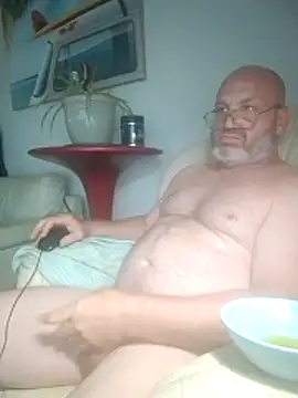 iambradz online show from 04/19/26, 01:27