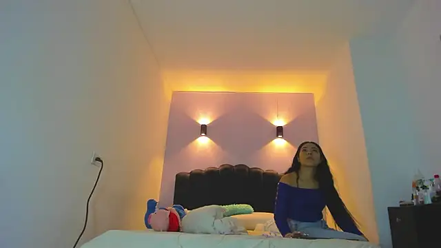 Sofia Clauss  online show from 03/30/26, 04:02