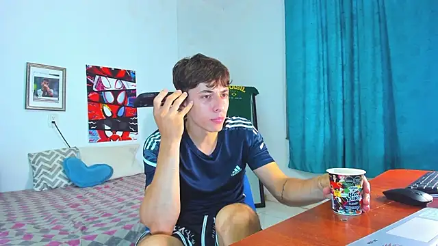 Snapshot of AlessandroDybala chatting on 04/29/26, 09:32 AlessandroDybala online show from 04/29/26, 09:32