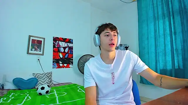 Snapshot of AlessandroDybala chatting on 05/26/26, 12:12 AlessandroDybala online show from 05/26/26, 12:12