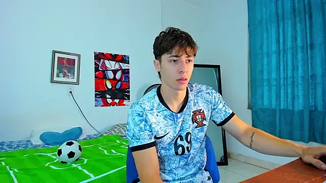 Snapshot of AlessandroDybala chatting on 06/01/26, 12:18 AlessandroDybala online show from 06/01/26, 12:18