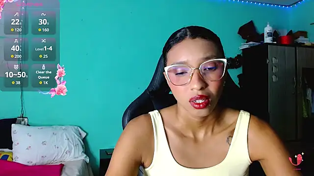 Snapshot of sensitive_brunette chatting on 06/09/26, 12:00 sensitive brunette online show from 06/09/26, 12:00