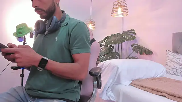 Tom cooper  online show from 11/21/25, 01:21