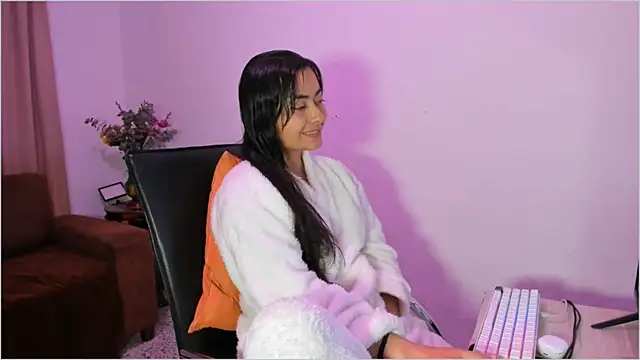 Lauren A online show from 10/26/25, 05:46