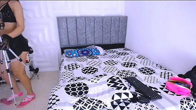 Snapshot of nataly_red chatting on 02/25/25, 05:15 nataly red online show from 02/25/25, 05:15