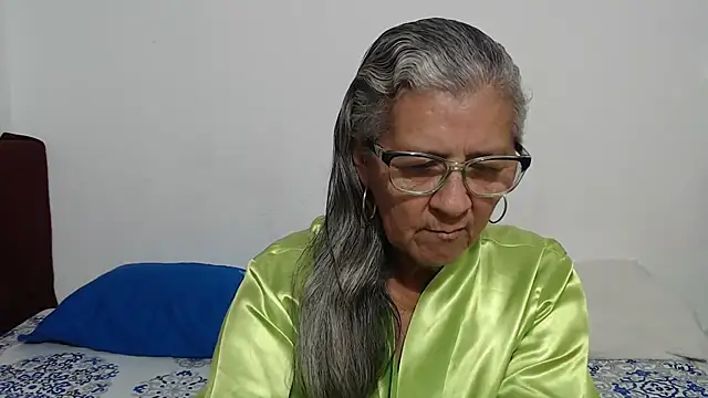 candy mature  online show from 04/23/26, 09:39