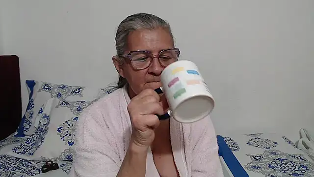 Snapshot of candy_mature_ chatting on 04/26/26, 01:47 candy mature online show from 04/26/26, 01:47