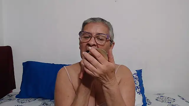 Snapshot of candy_mature_ chatting on 05/08/26, 10:26 candy mature online show from 05/08/26, 10:26