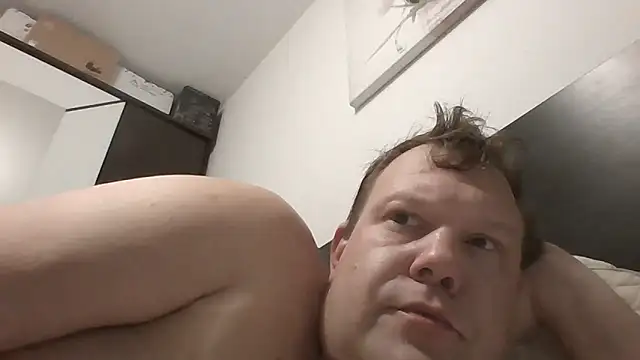 Snapshot of 6Montana6 chatting on 11/08/25, 12:11 6Montana6 online show from 11/08/25, 12:11