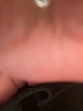 DarianaGuzz online show from 03/04/25, 05:42