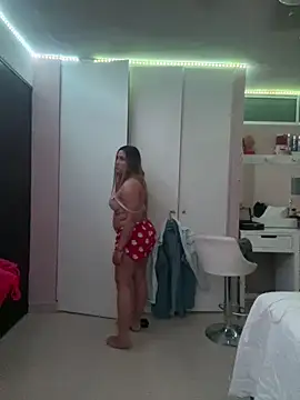 DarianaGuzz online show from 03/10/25, 06:05