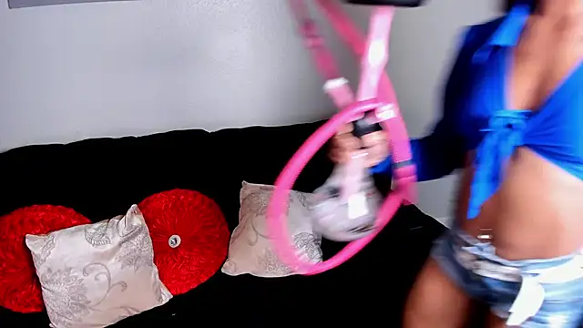 yiauana online show from 03/23/25, 03:10