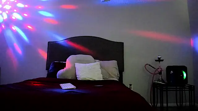 yiauana online show from 09/09/25, 08:47