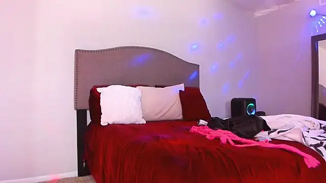 yiauana online show from 01/12/26, 03:39