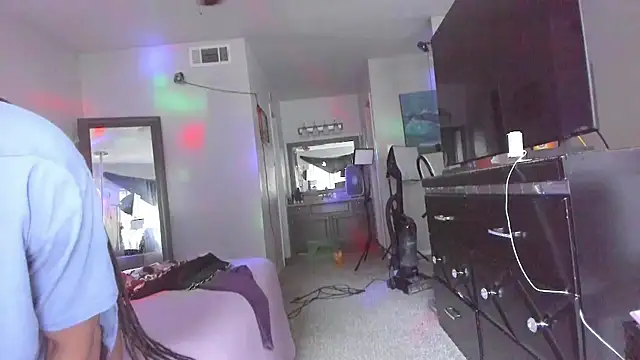 yiauana online show from 03/23/26, 11:42