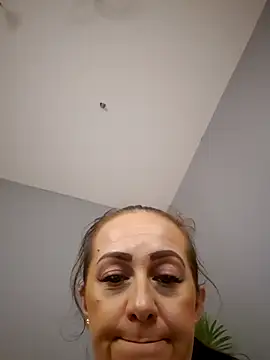 AvaLloyd online show from 03/18/25, 03:20