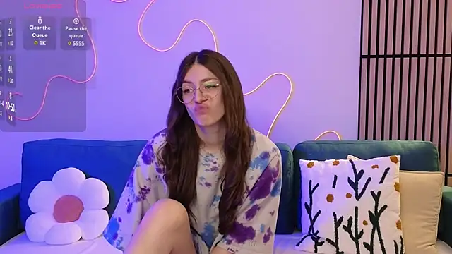 Ester Hill online show from 02/25/25, 12:14