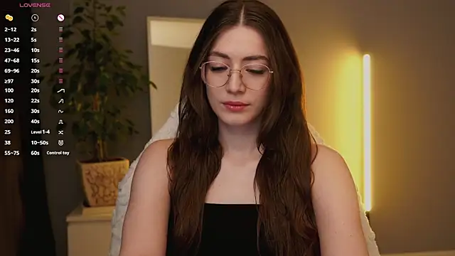 Ester Hill online show from 09/19/25, 12:02