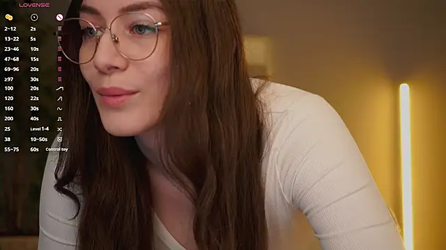 Ester Hill online show from 04/06/26, 04:46