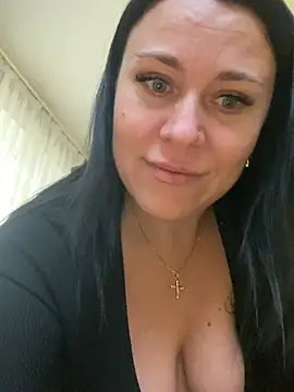 Snapshot of CuteNata chatting on 12/19/24, 12:56 CuteNata online show from 12/19/24, 12:56