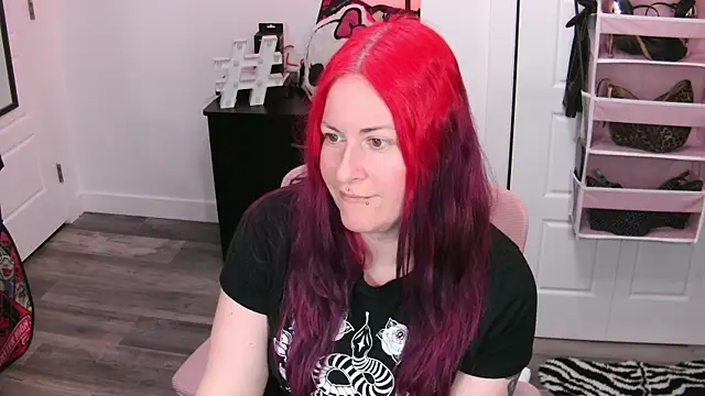 Snapshot of gennyrock chatting on 05/03/26, 01:55 gennyrock online show from 05/03/26, 01:55