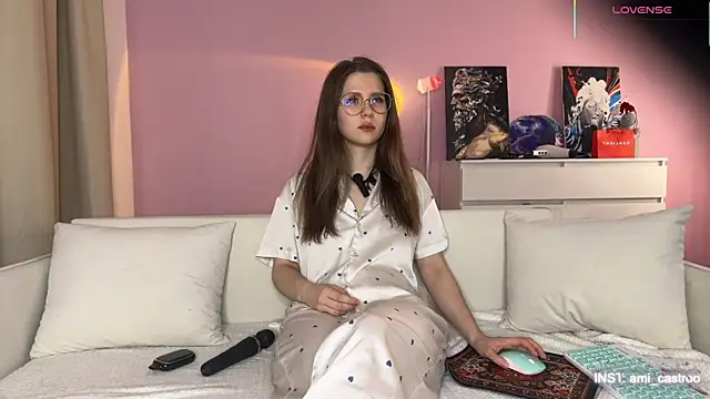 Snapshot of Ameliia_castro chatting on 03/26/26, 03:23 Ameliia castro online show from 03/26/26, 03:23