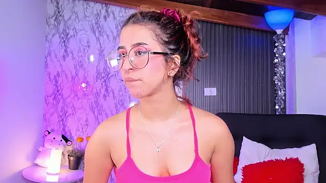 chloe blue online show from 03/07/25, 11:40