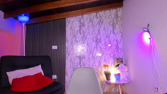 chloe blue online show from 10/18/25, 11:33