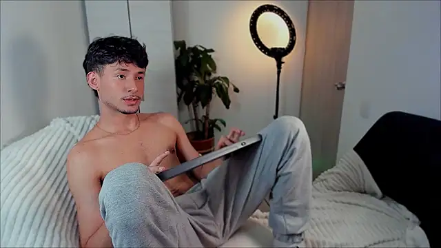 dimitri targaryen online show from 12/31/24, 04:49