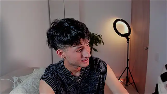 dimitri targaryen online show from 01/10/25, 03:39