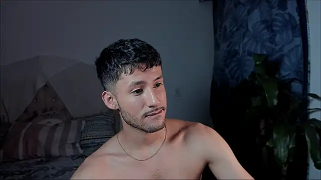 dimitri targaryen online show from 11/04/25, 09:52