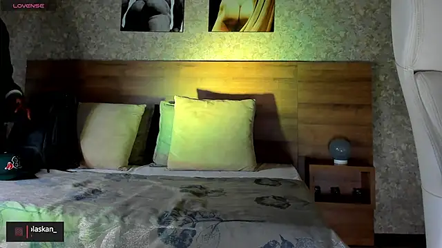 nicolaskan online show from 12/31/24, 10:58