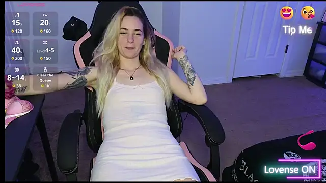 Snapshot of PrincessEmilia chatting on 01/02/25, 07:44 PrincessEmilia online show from 01/02/25, 07:44