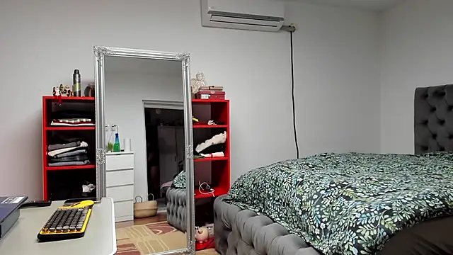 supermanboy94 online show from 12/11/24, 10:25