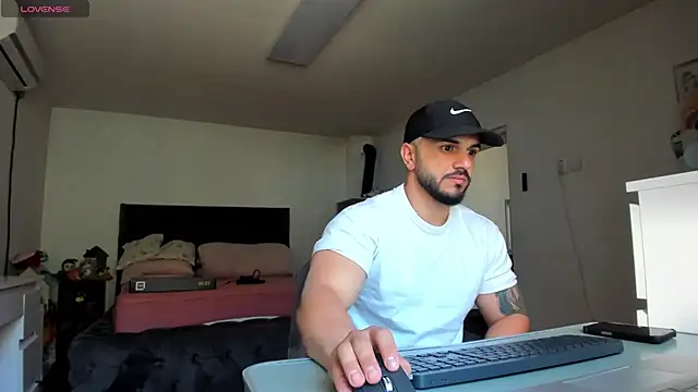 supermanboy94 online show from 04/24/26, 05:43