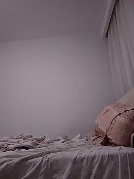 raducelfrumos99 online show from 02/04/26, 04:13