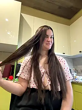 Karolina llove online show from 10/15/25, 01:17