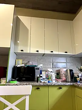 Karolina llove online show from 10/17/25, 10:12