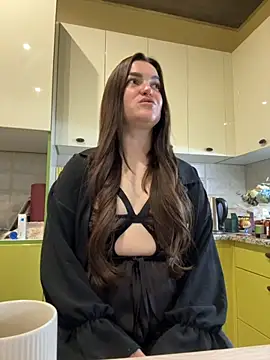 Karolina llove online show from 10/25/25, 10:15