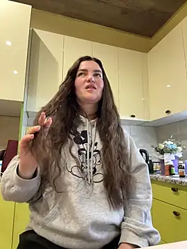 Karolina llove online show from 10/29/25, 10:44